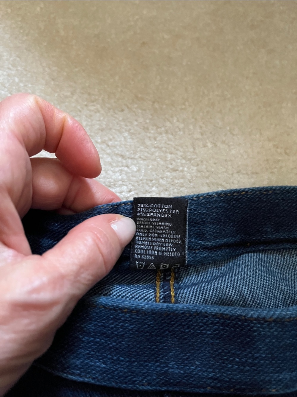 HUE Dark Blue Cuffed Bermuda Jean Shorts szXL - Picture 3 of 4